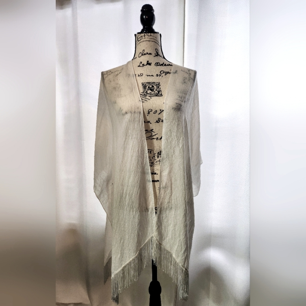 White fringe kimono